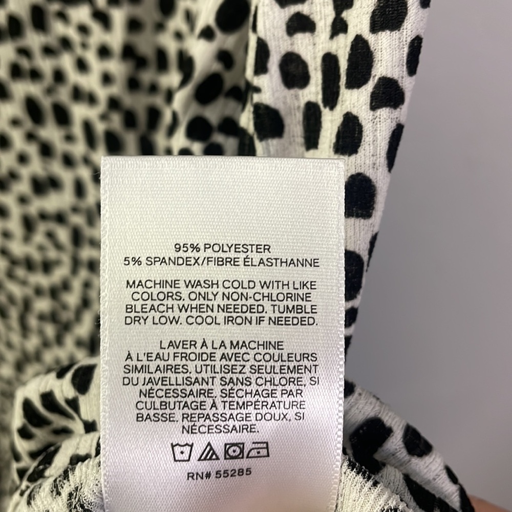 Black & White Express Sleeveless Blouse - Picture 5 of 5